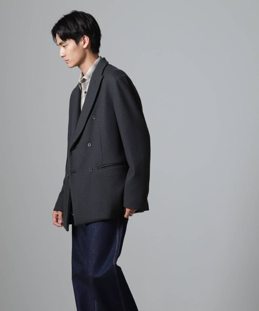 「100％ウール」ピークドラペルダブルジャケット