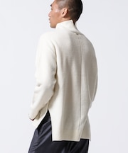 「ASSEMBLANC」プーギノックラムルーズハイネックセーター