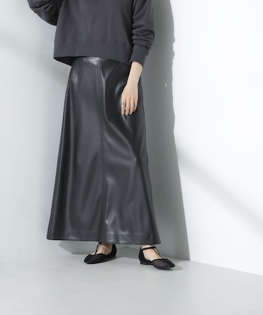 フェイクレザーマキシスカート