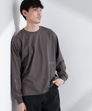 ｢NJ／CLUB｣ ロゴプリントロングスリーブTシャツ
