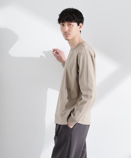 ｢NJ／CLUB｣ ロゴプリントロングスリーブTシャツ