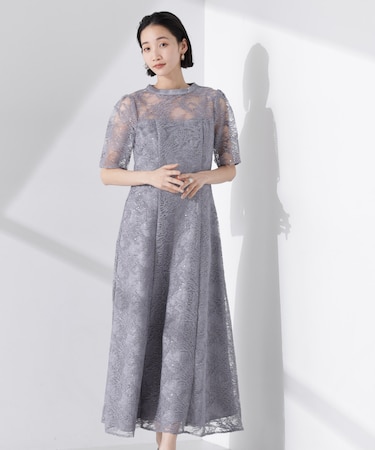 kaene／シャイニーエンブロイダリーレースドレス