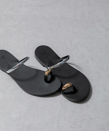 NICOLAS LAINAS／別注 メタルパーツ フラットサンダル
