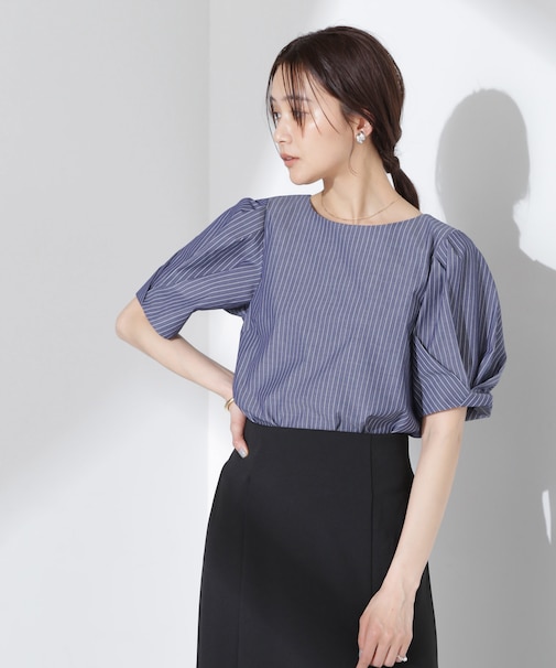 変形スリーブプルオーバーブラウス