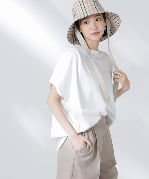 変形スリーブカットトップス