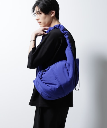 「NJ／CLUB」中綿ハーフムーンショルダーバッグ