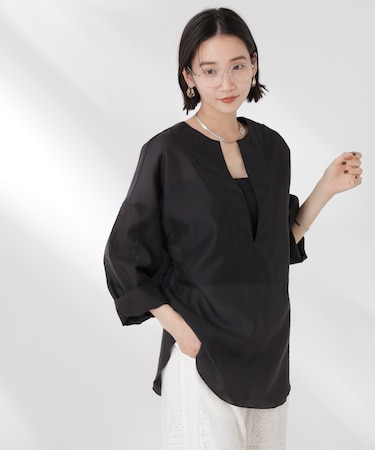 DeepVネックプルオーバーブラウス