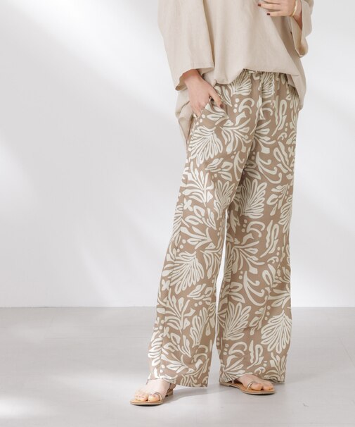 ボタニカルプリントイージーワイドパンツ(セットアップ可)