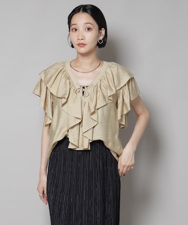 フリルディティールフロントレースアップブラウス