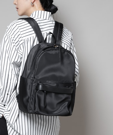 撥水マルチポケットリュック