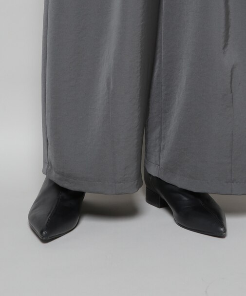 メタルモチーフ付きポインテッドトゥストレッチブーツ