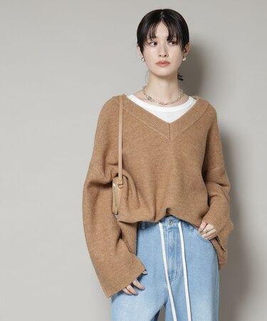 Vネックワイドシルエット圧縮ニット