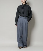 サイドタブセンタープレスセミワイドパンツ