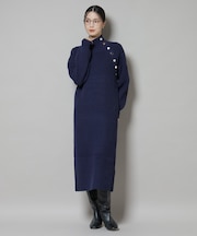 釦ディティールニットワンピース