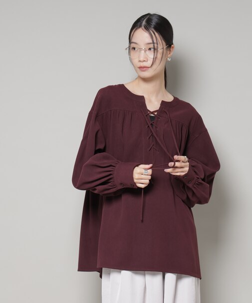 レースアップギャザープルオーバーブラウス