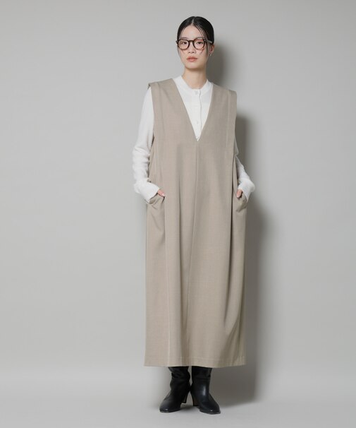 ショルダータックVネックワンピース