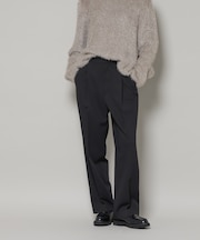 ワンタックセンタープレスストレートパンツ