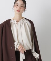 フリルカラーボータイブラウス