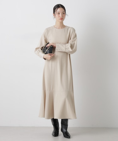 ヘムフレアクルミボタンスリーブワンピース