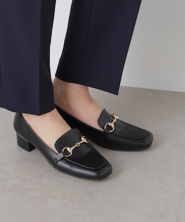 ゴールドパーツヒールローファー