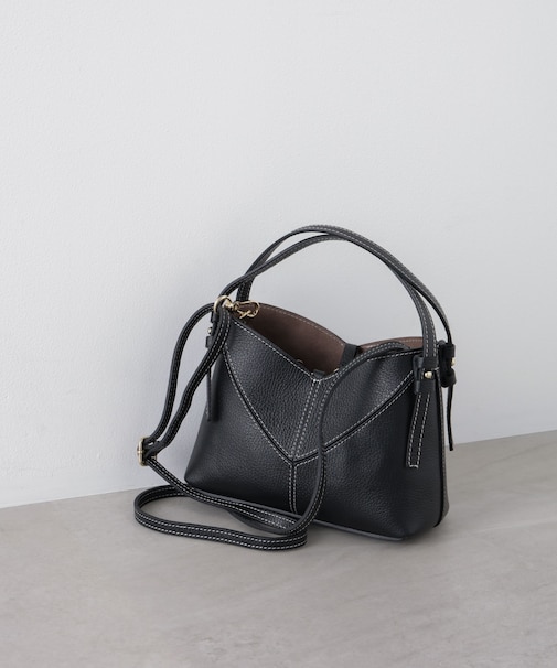 AULENTTI／レザーステッチショルダーバッグ