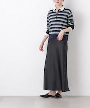 サテンナロースカート