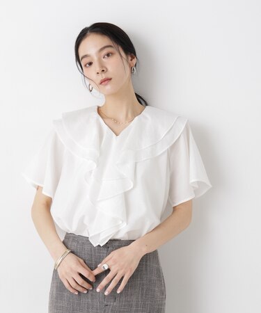 ラッフルフリルVネックブラウス