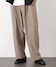 ベージュ