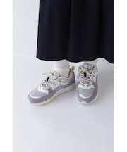 スニーカー