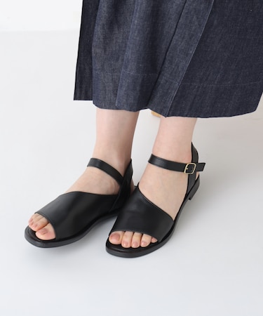 ◆ＥＮＥＳＳ　ストラップレザーサンダル
