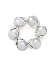 グレイッシュクリスタルブローチサークル