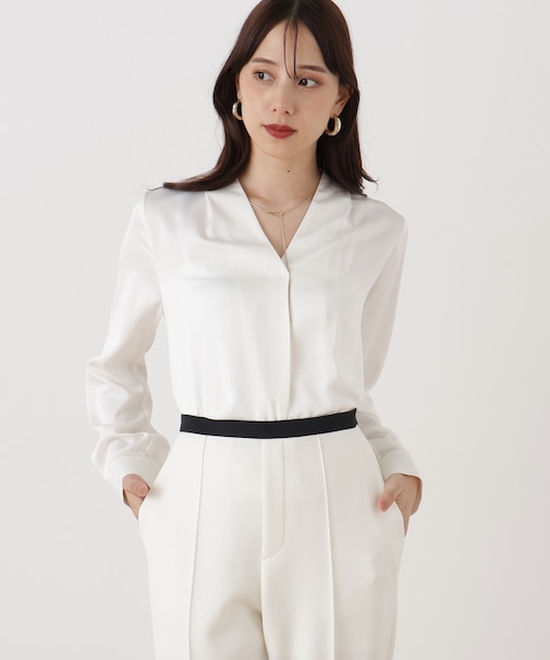 ◆チェーンネックレス付ブラウス