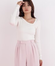 アシンメトリーネックニットプルオーバー