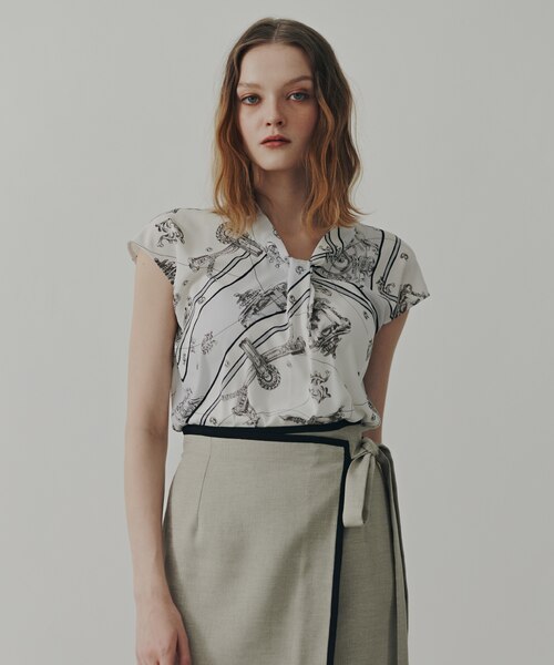 バロックスカーフプリントブラウス｜ピンキーアンドダイアンの通販