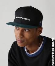 《AVIREX × EXPANSION》 FLAT VISOR CAP BLACK ／ フラット バイザー キャップ ブラック