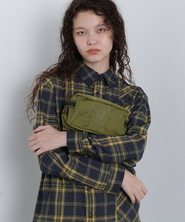 《直営店限定》SIGNATURE LOGO POUCH／シグネチャーロゴポーチ