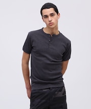 《DAILY／デイリー》RIB S／S HENLEY NECK T-SHIRT