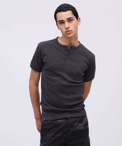 《DAILY／デイリー》RIB S／S HENLEY NECK T-SHIRT