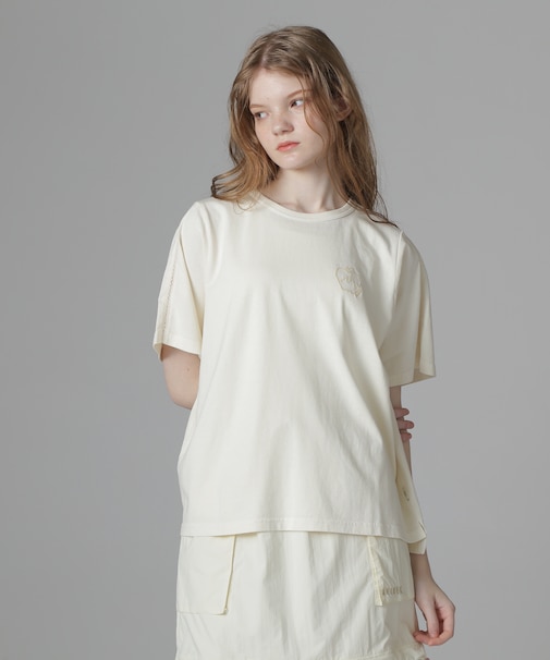 《直営店限定》LACE DETAILS EMBROIDERY T-SHIRT／レースディテール刺繍Tシャツ