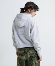 《WOMAN／直営店限定》GRAFFITI EMBROIDERY PARKA／グラフィティ刺繍パーカー