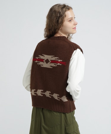 《WOMAN／直営店限定》PATTERN KINT VEST／パターンニットベスト