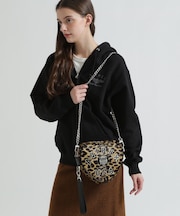 《直営店限定》LX VARSITY LEATHER HEART CHAIN BAG