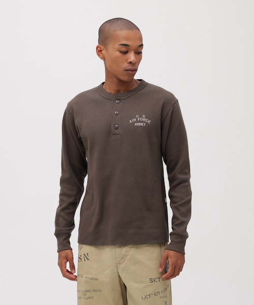 直営店限定》HONEYCOMB HENRY NECK L／S T-SHIRT｜アヴィレックスの