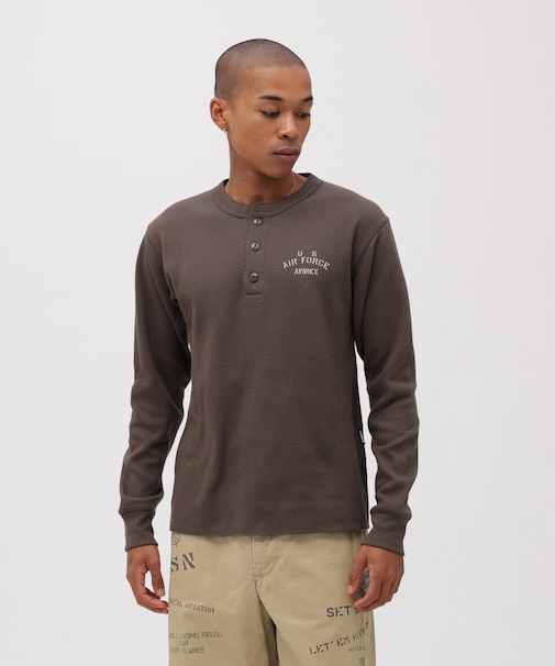 《直営店限定》HONEYCOMB HENRY NECK L／S T-SHIRT