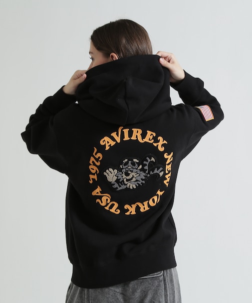 《WOMAN》SAGARA CIRCLE LOGO TOMCAT ZIP PARKA