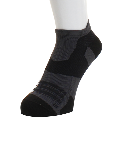 ツー・タイムズ・ユー（2XU）ベクターウルトラライトノーショーソックス UA5041e-TTM/BLK