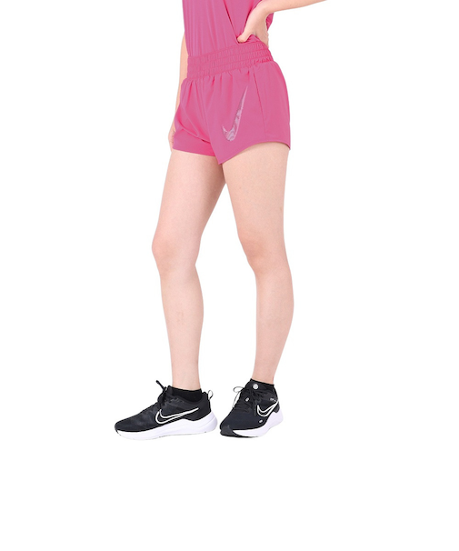 ナイキ（NIKE）ドライフィット ワン スウッシュ ミッドライズ ランニングショートパンツ インナー付き FB4929-615