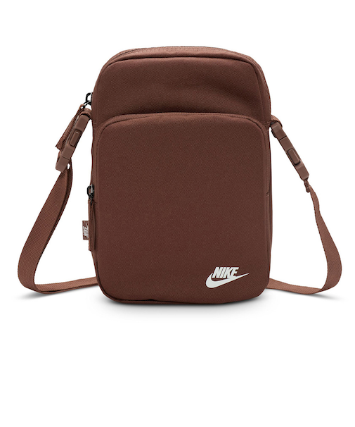 ナイキ（NIKE）クロスボディバッグ ヘリテージ ブラウン 4L DB0456-265 ボディバッグ クロスバッグ
