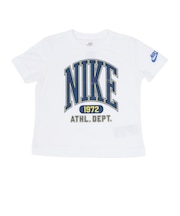 ナイキ（NIKE）GIANT VARSITY Tシャツ 86N298-001