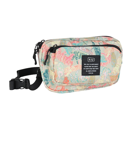 キウ（Kiu）300D フロントポケットミニショルダーバッグ K156-360